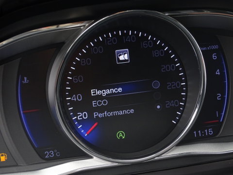 Volvo XC60 2.0 T5 FWD Polar+ 245PK / R-Design / LED
