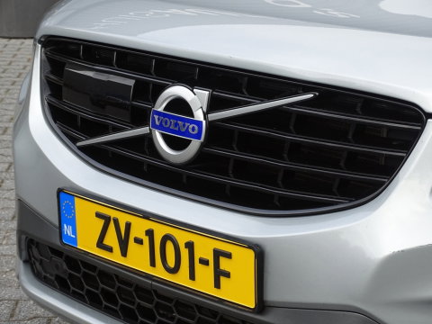 Volvo XC60 2.0 T5 FWD Polar+ 245PK / R-Design / LED