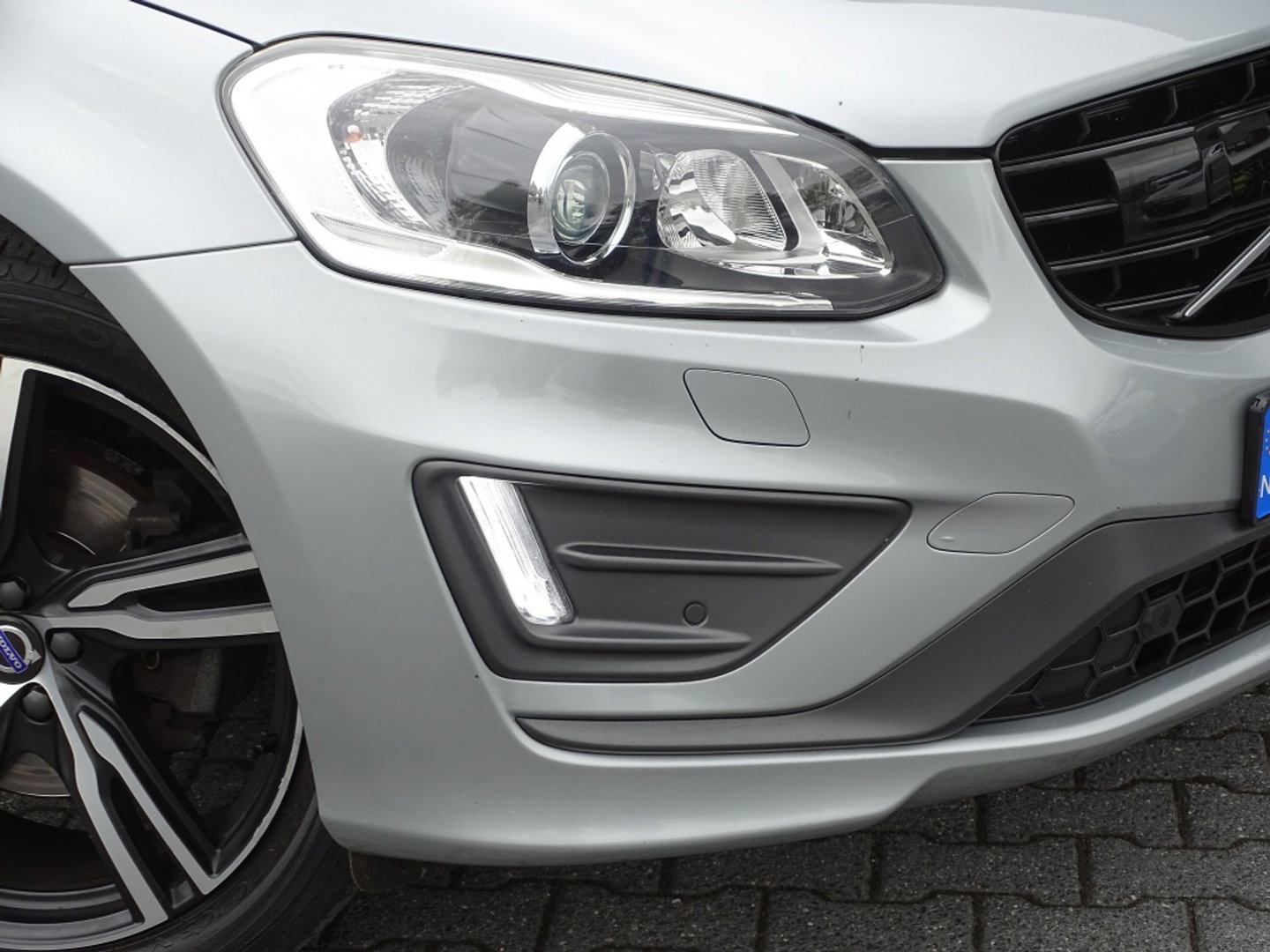 Volvo XC60 2.0 T5 FWD Polar+ 245PK / R-Design / LED