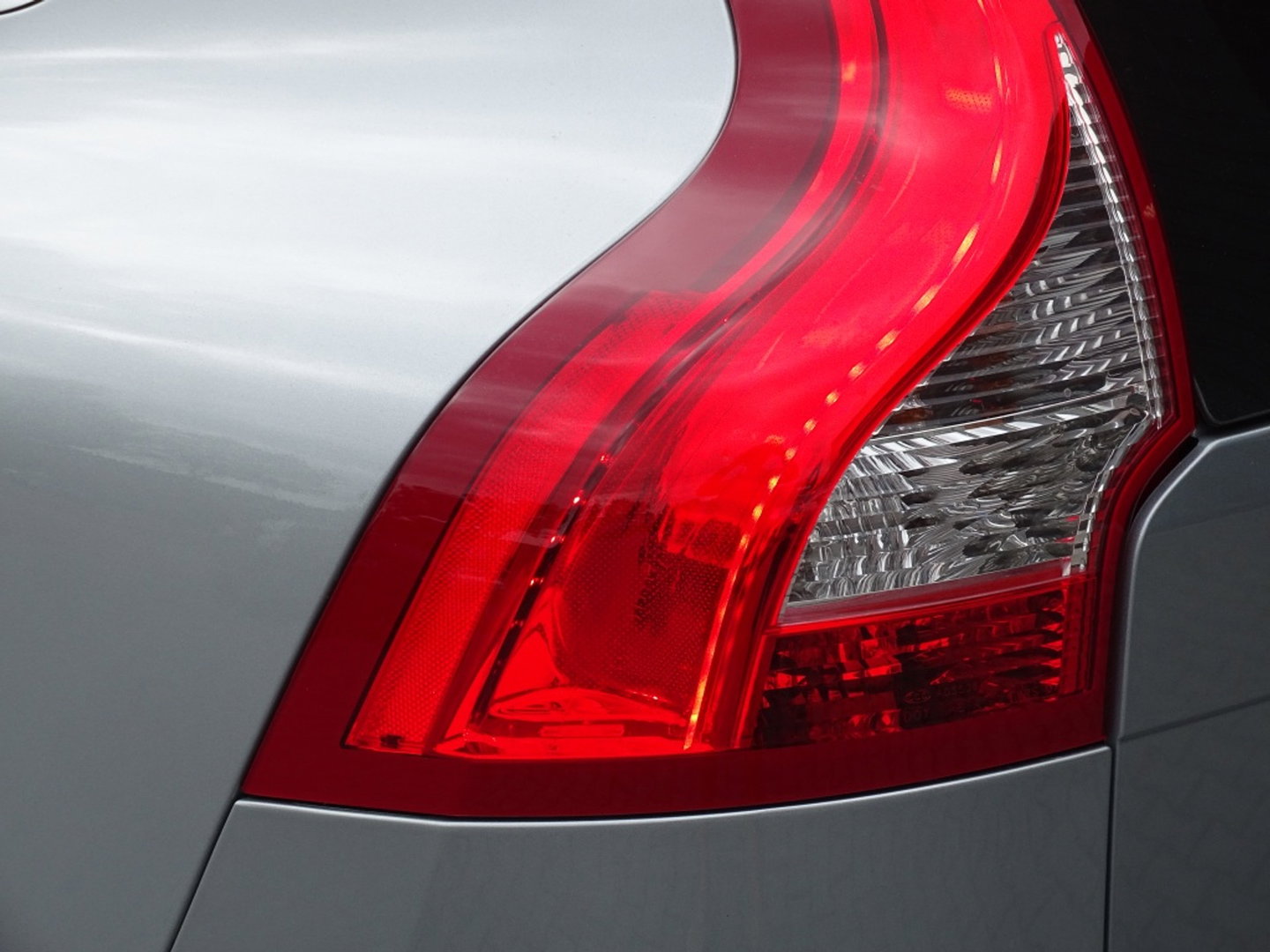 Volvo XC60 2.0 T5 FWD Polar+ 245PK / R-Design / LED