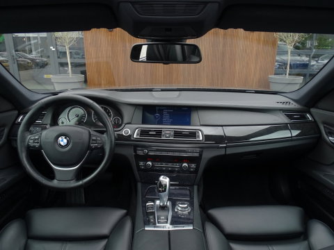 BMW 7 Serie 740i 326PK / High ex. / Individual VIP / softclose / LED
