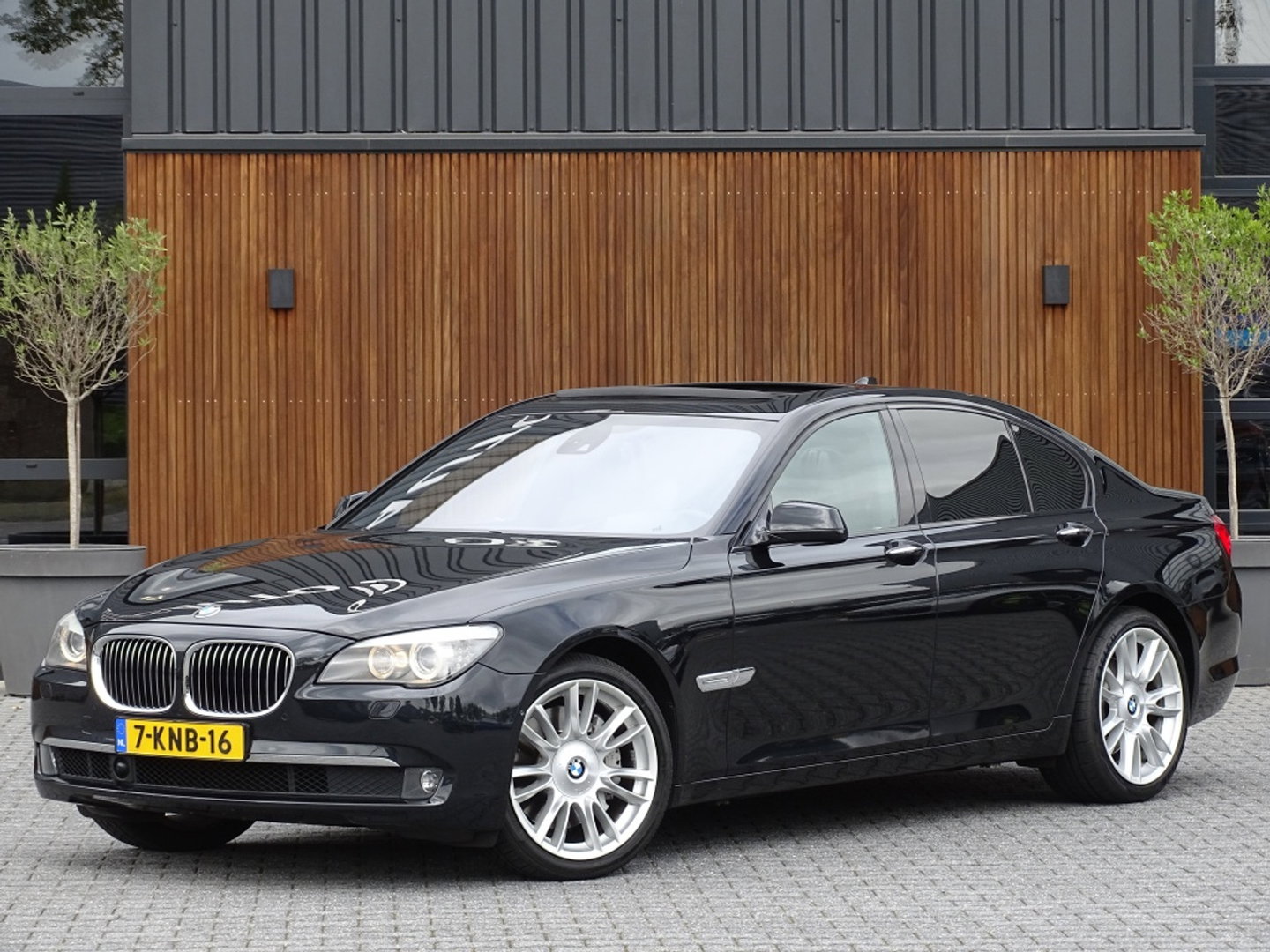 BMW 7 Serie 740i 326PK / High ex. / Individual VIP / softclose / LED