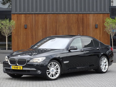 BMW 7 Serie 740i 326PK / High ex. / Individual VIP / softclose / LED