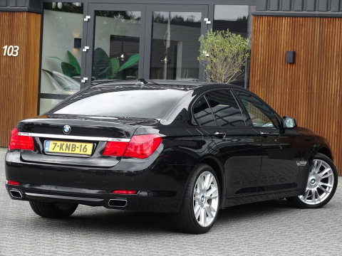 BMW 7 Serie 740i 326PK / High ex. / Individual VIP / softclose / LED