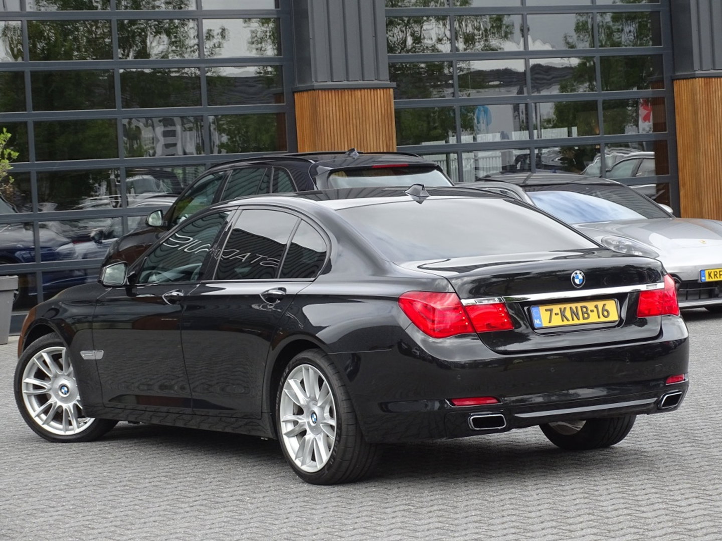 BMW 7 Serie 740i 326PK / High ex. / Individual VIP / softclose / LED