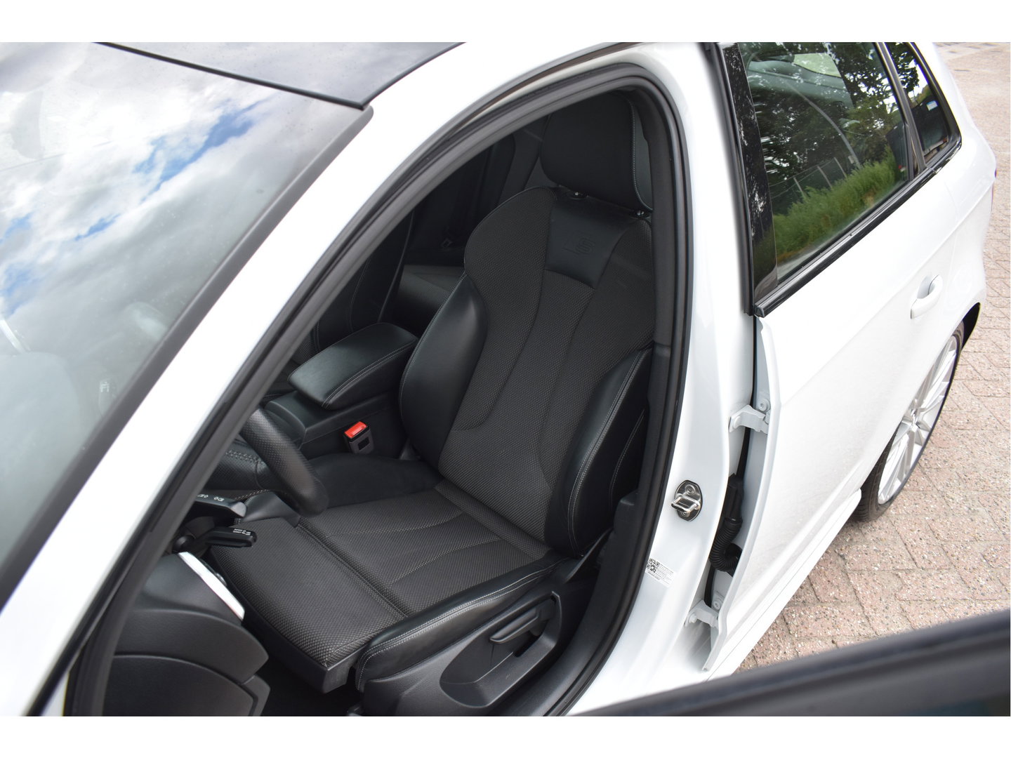 Audi A3 Sportback 1.5 TFSI CoD Sport S Line Edition 150 pk | NL-Auto | Open dak | Carplay | Adapt.Cruise Control | Navi | Full LED | Onderh.historie