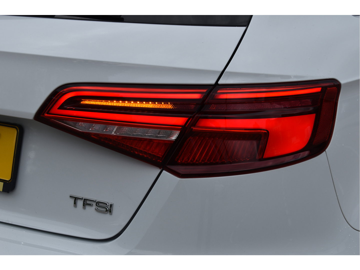 Audi A3 Sportback 1.5 TFSI CoD Sport S Line Edition 150 pk | NL-Auto | Open dak | Carplay | Adapt.Cruise Control | Navi | Full LED | Onderh.historie