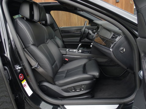 BMW 7 Serie 740i 326PK / High ex. / Individual VIP / softclose / LED