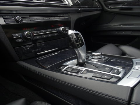 BMW 7 Serie 740i 326PK / High ex. / Individual VIP / softclose / LED