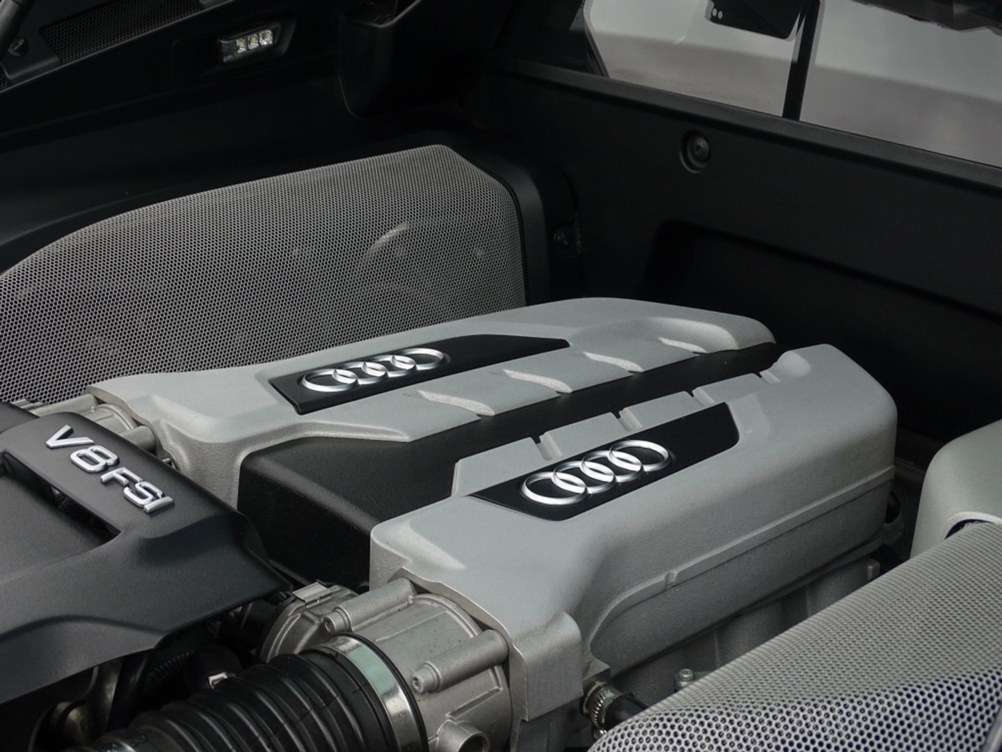 Audi R8 4.2 V8 FSI 421PK / Carbon / Liftsysteem / LED / B&O