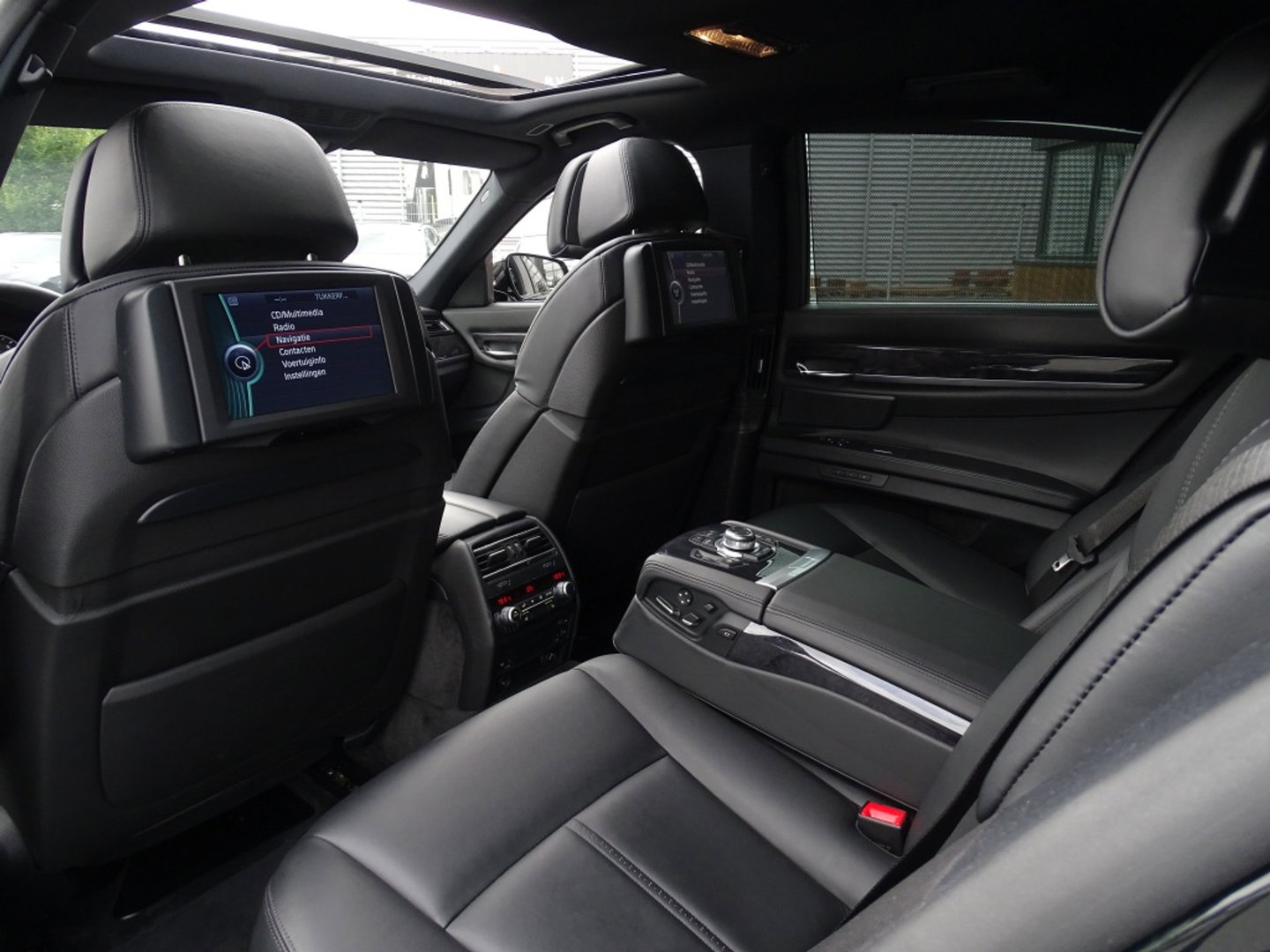 BMW 7 Serie 740i 326PK / High ex. / Individual VIP / softclose / LED