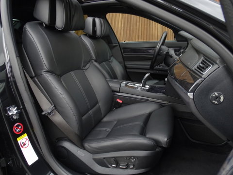 BMW 7 Serie 740i 326PK / High ex. / Individual VIP / softclose / LED