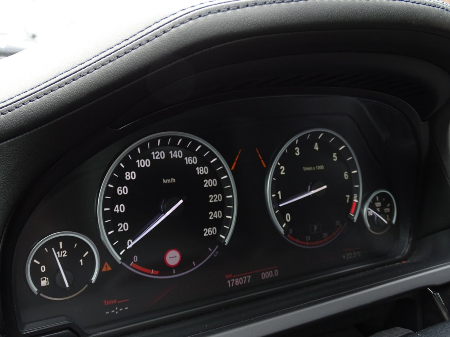 BMW 7 Serie 740i 326PK / High ex. / Individual VIP / softclose / LED