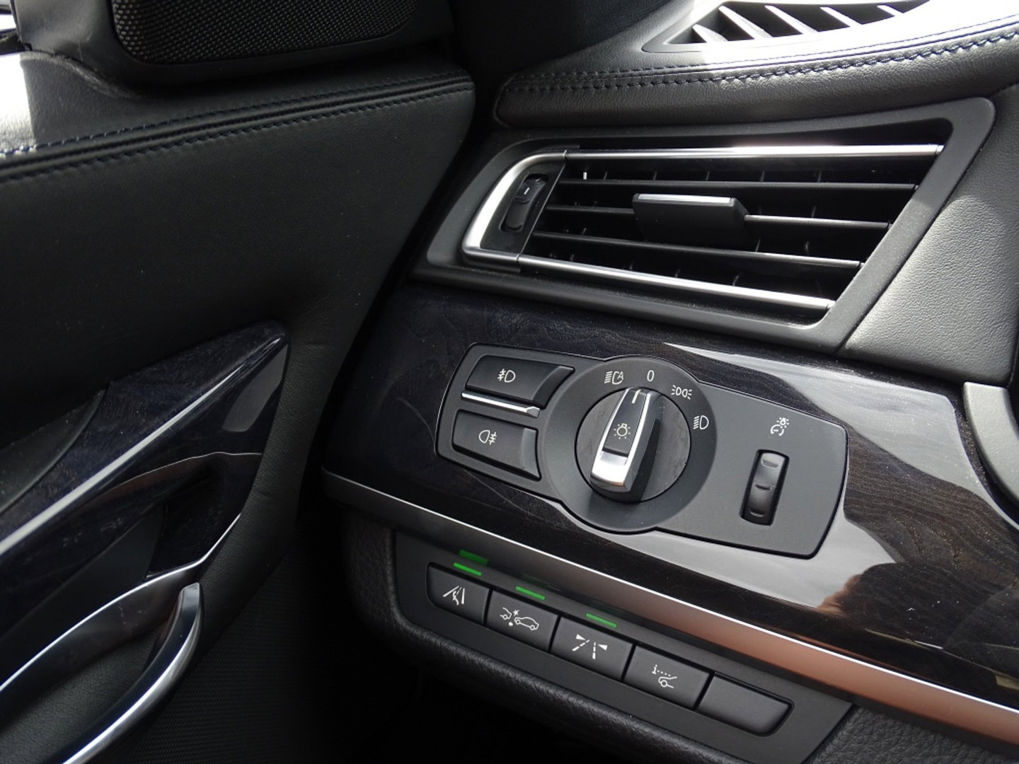 BMW 7 Serie 740i 326PK / High ex. / Individual VIP / softclose / LED