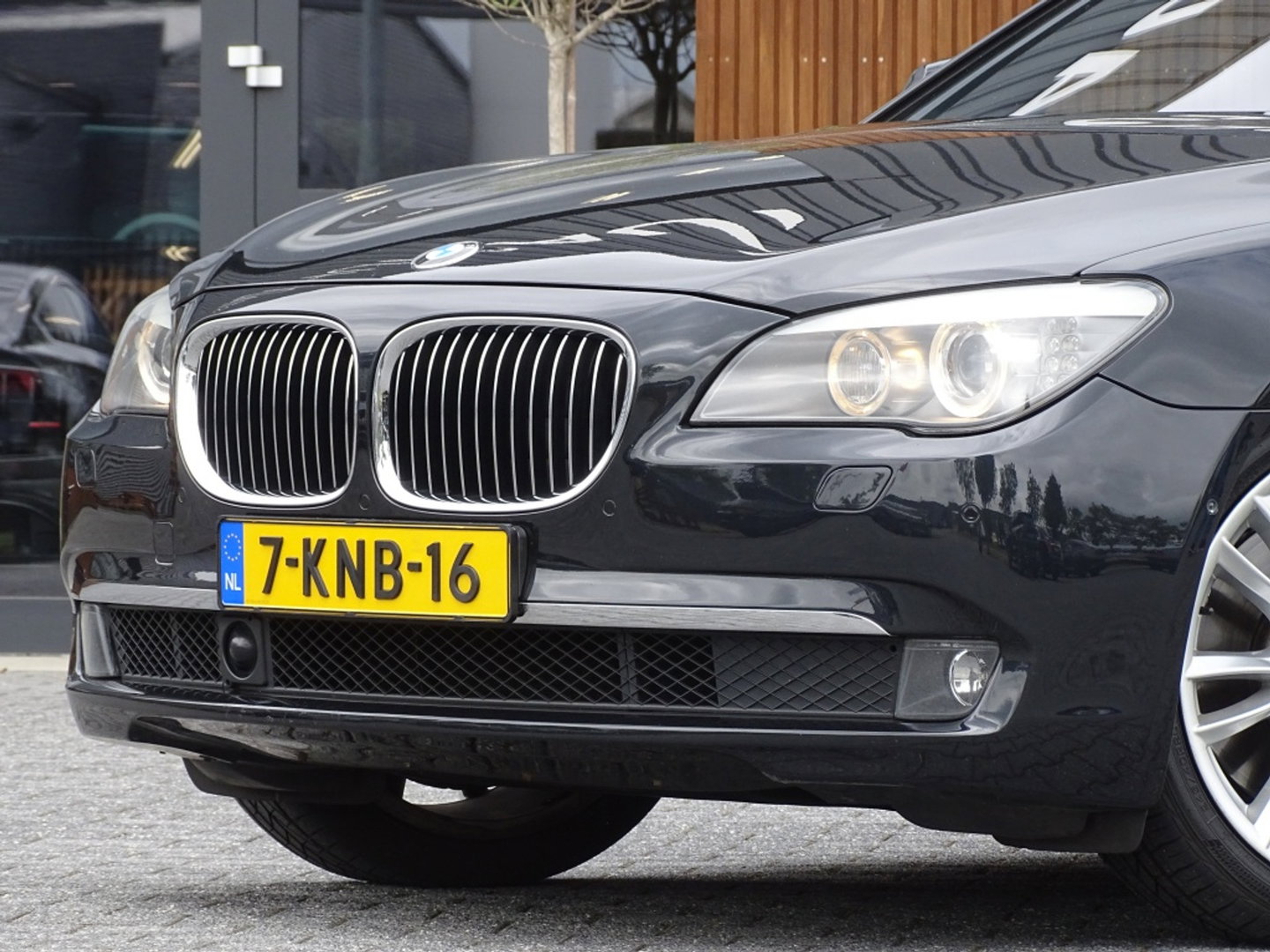 BMW 7 Serie 740i 326PK / High ex. / Individual VIP / softclose / LED