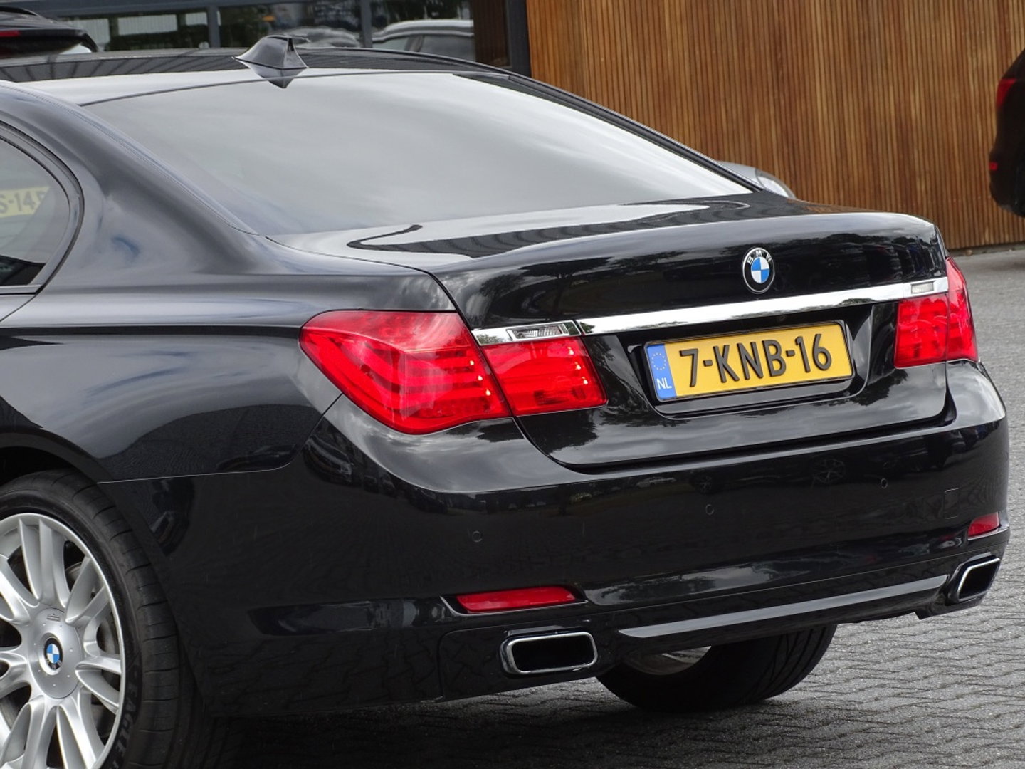 BMW 7 Serie 740i 326PK / High ex. / Individual VIP / softclose / LED