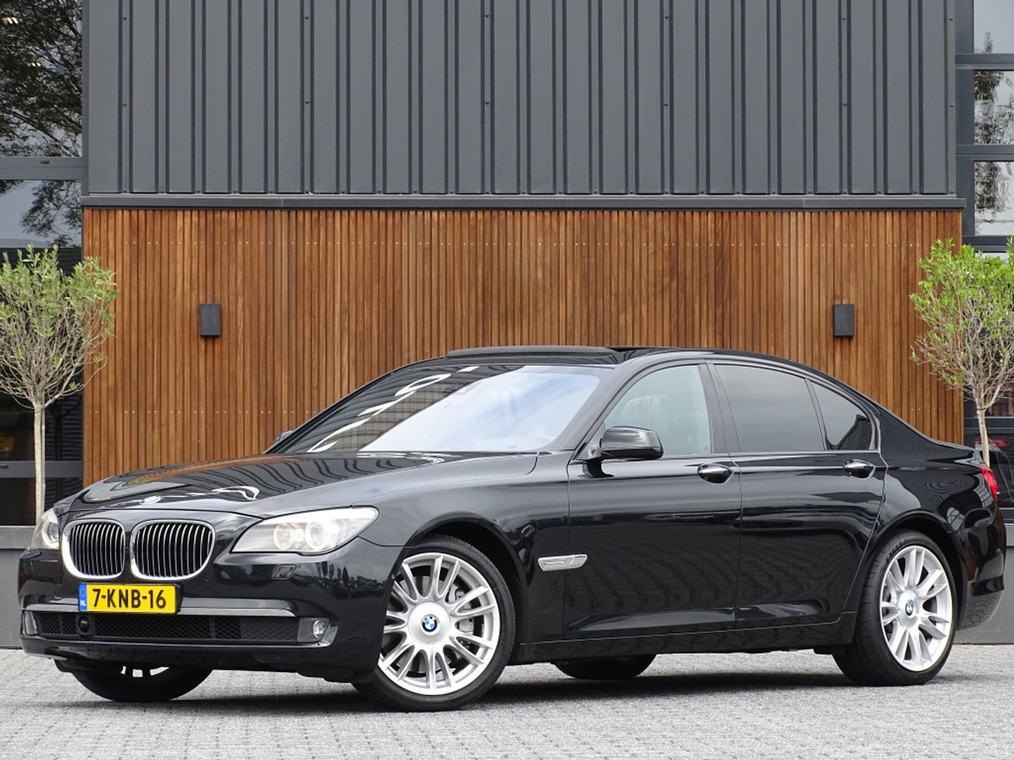 BMW 7 Serie 740i 326PK / High ex. / Individual VIP / softclose / LED