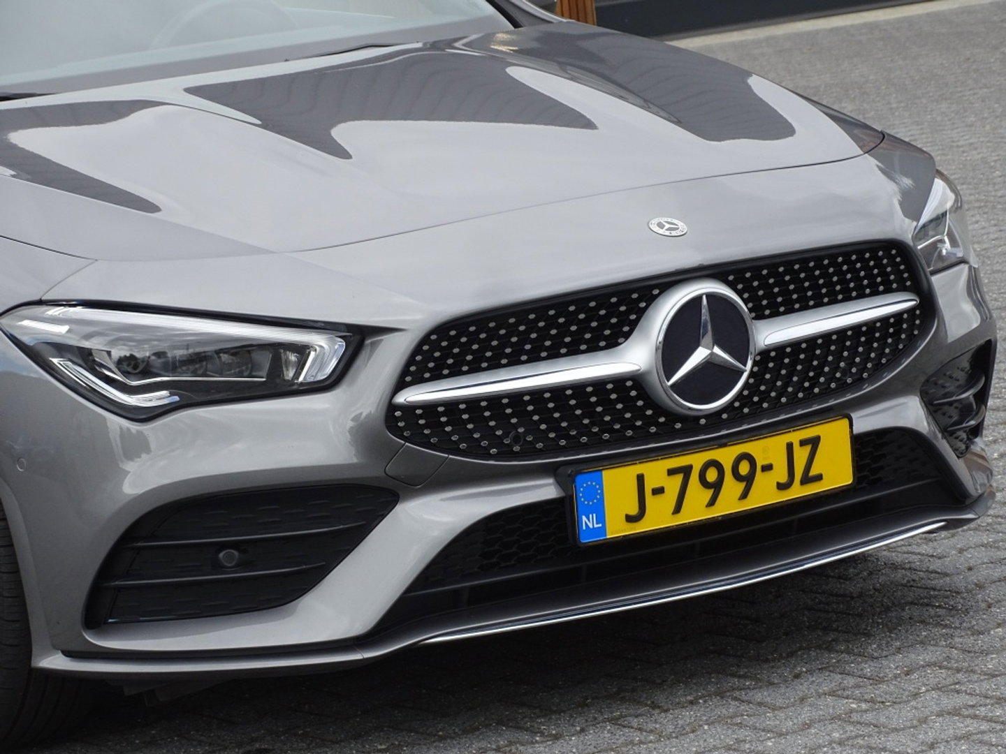 Mercedes-Benz CLA-Klasse Shooting Brake 250 225PK AMG / panorama / *NAP*