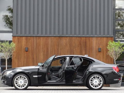 BMW 7 Serie 740i 326PK / High ex. / Individual VIP / softclose / LED
