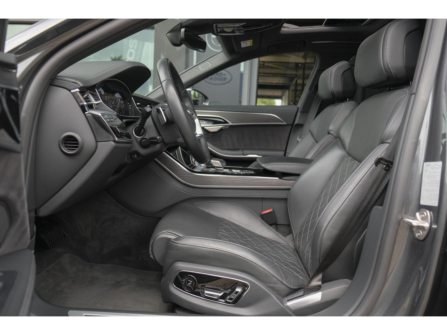 Audi A8 60 TFSIe 462pk S-Line Quattro Panoramdak *BTW* B&O 3d 4-Wielsturing RS stoelen Luchtvering Massage Stoelkoeling