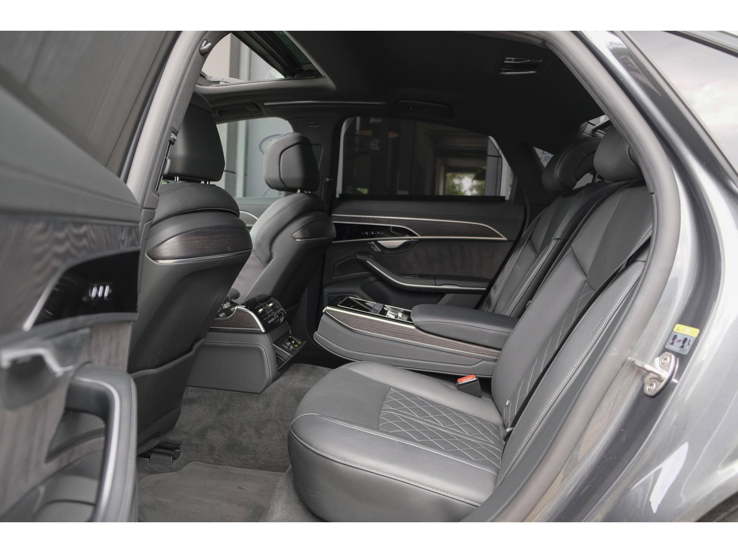 Audi A8 60 TFSIe 462pk S-Line Quattro Panoramdak *BTW* B&O 3d 4-Wielsturing RS stoelen Luchtvering Massage Stoelkoeling