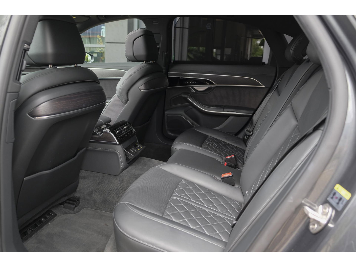 Audi A8 60 TFSIe 462pk S-Line Quattro Panoramdak *BTW* B&O 3d 4-Wielsturing RS stoelen Luchtvering Massage Stoelkoeling