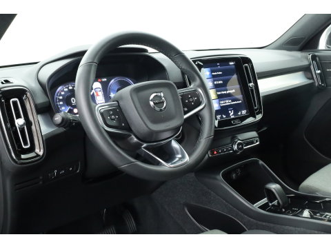Volvo XC40 1.5 T4 Plug-in hybrid Plus Bright | Prijs rijklaar | Facelift | trekhaak | H&K Audio | carplay | stoel & stuur verwarming | Memory |