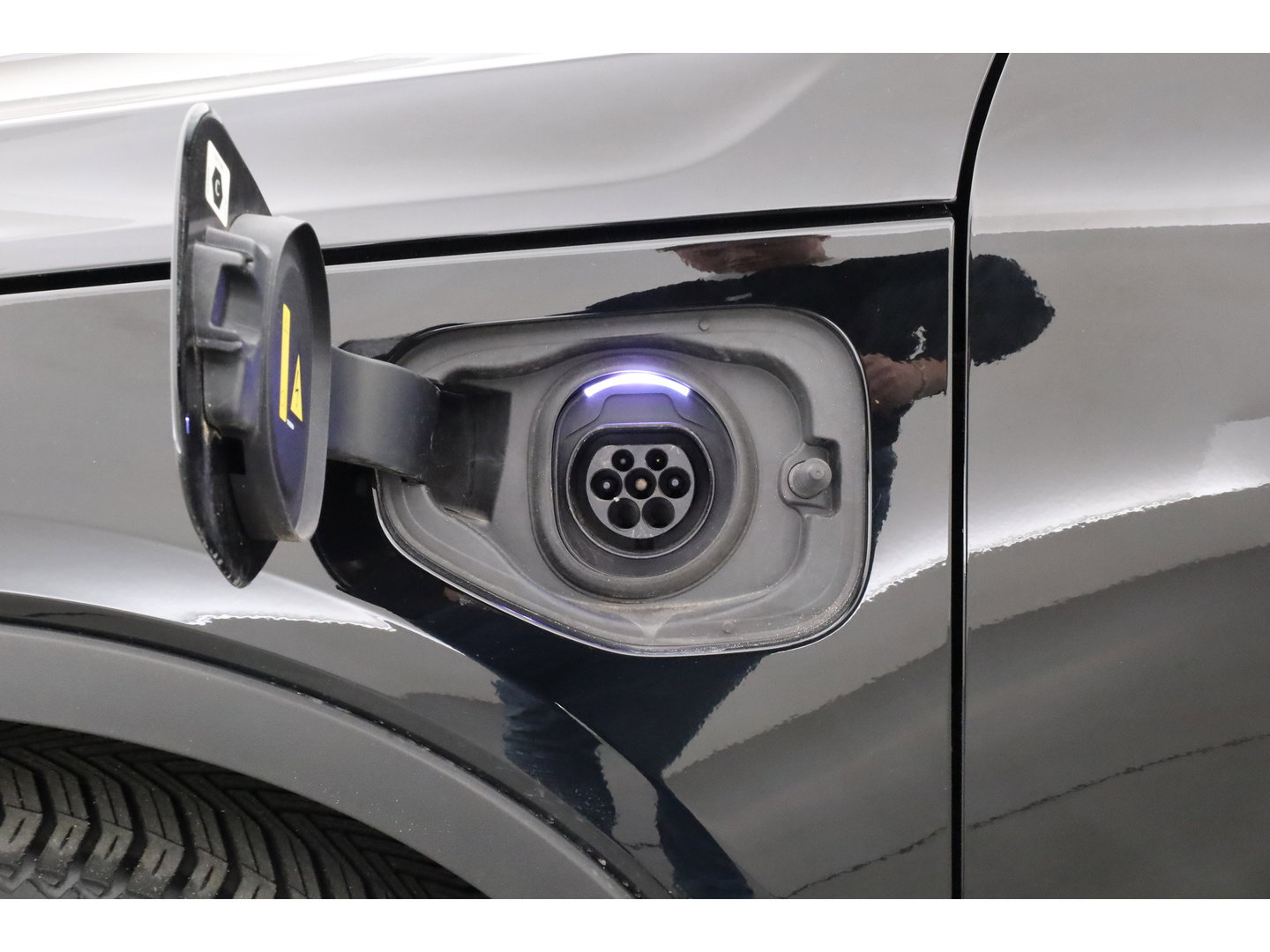 Volvo XC40 1.5 T4 Plug-in hybrid Plus Bright | Prijs rijklaar | Facelift | trekhaak | H&K Audio | carplay | stoel & stuur verwarming | Memory |