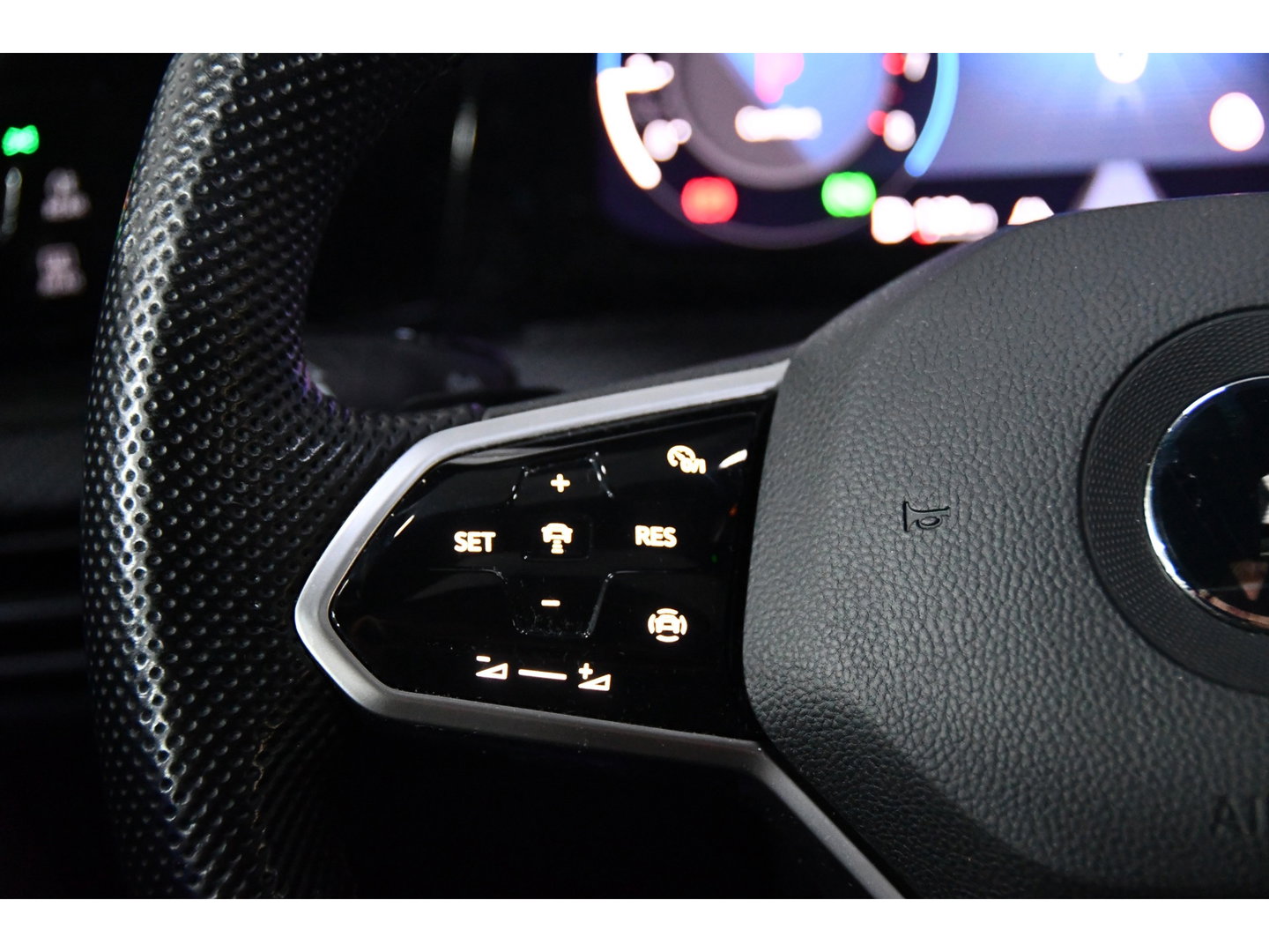 Volkswagen Golf 1.5 eTSI R-Line Pano, Sfeer, AppleCarplay
