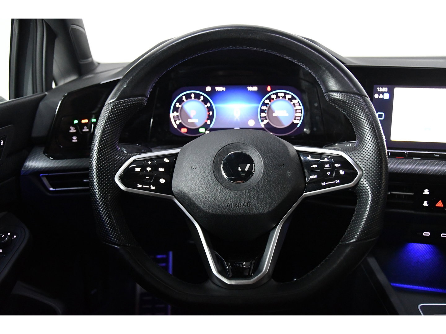 Volkswagen Golf 1.5 eTSI R-Line Pano, Sfeer, AppleCarplay