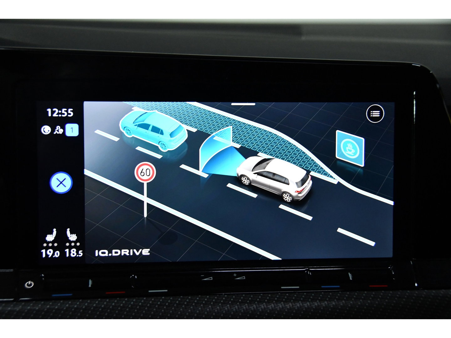 Volkswagen Golf 1.5 eTSI R-Line Pano, Sfeer, AppleCarplay