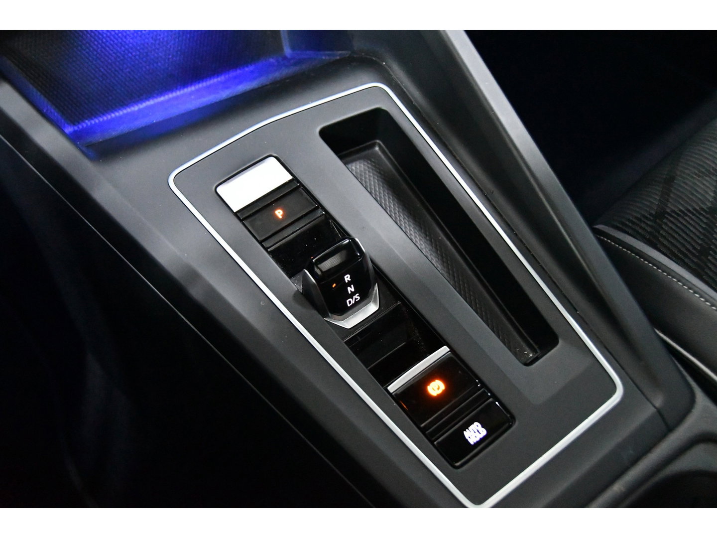 Volkswagen Golf 1.5 eTSI R-Line Pano, Sfeer, AppleCarplay