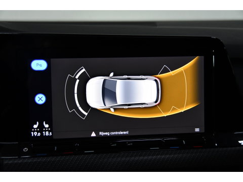 Volkswagen Golf 1.5 eTSI R-Line Pano, Sfeer, AppleCarplay