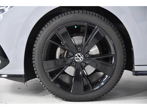 Volkswagen Golf 1.5 eTSI R-Line Pano, Sfeer, AppleCarplay
