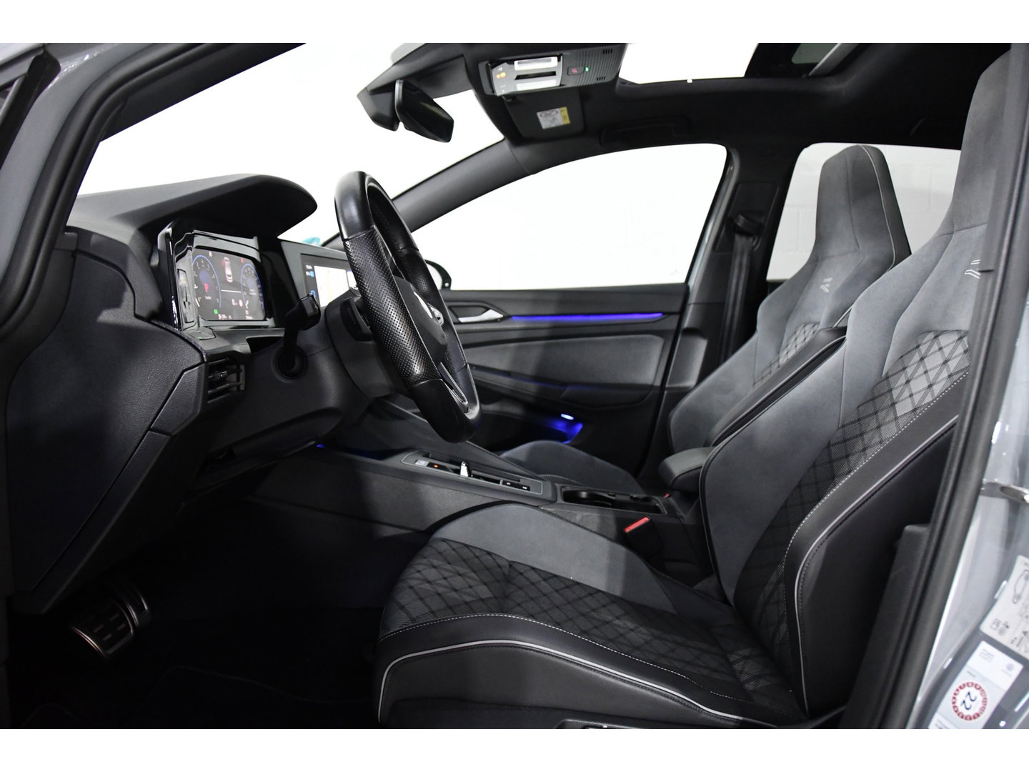 Volkswagen Golf 1.5 eTSI R-Line Pano, Sfeer, AppleCarplay