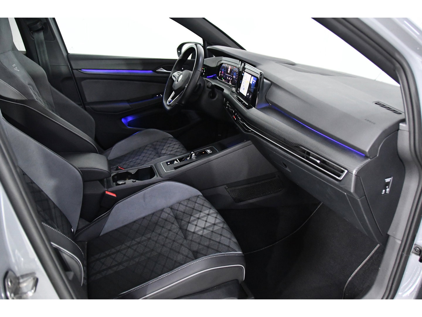 Volkswagen Golf 1.5 eTSI R-Line Pano, Sfeer, AppleCarplay