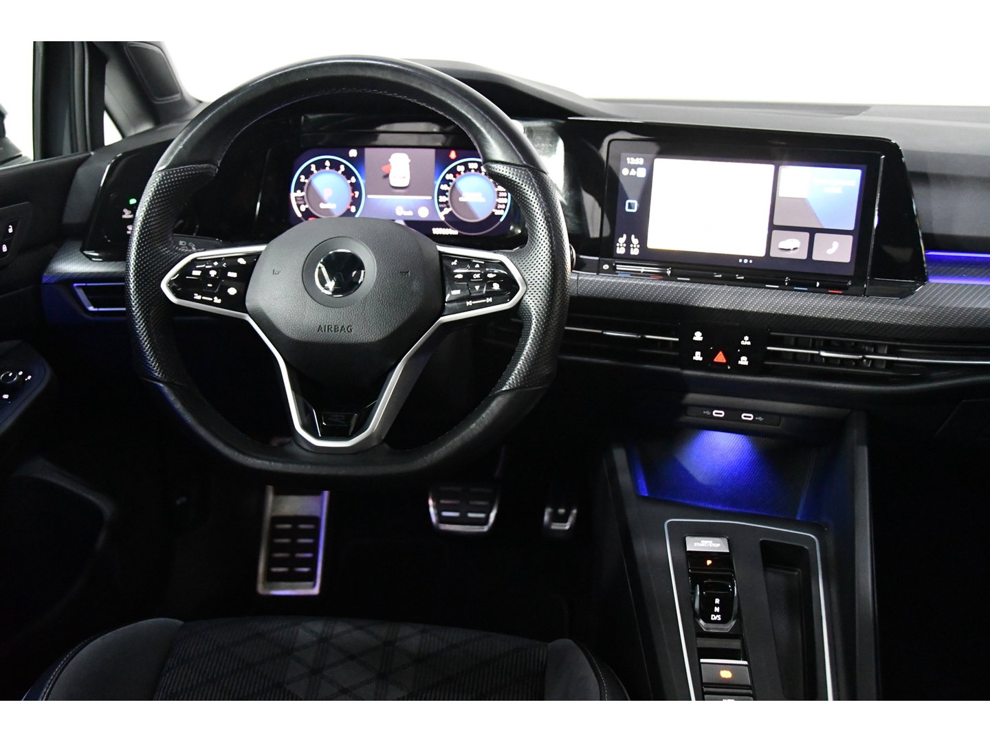 Volkswagen Golf 1.5 eTSI R-Line Pano, Sfeer, AppleCarplay