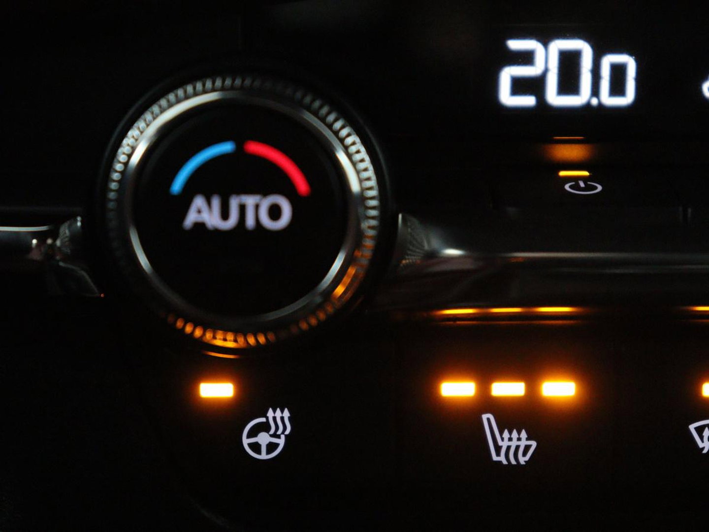Mazda 3 2.0 e-SkyActiv-X M Hybrid 186 Luxury | Aeropakket | Trekhaak | Stuur/stoelverwarming | Adaptive cruise | Bose sound | Head-up | 360 camera | Carplay | Climate control |