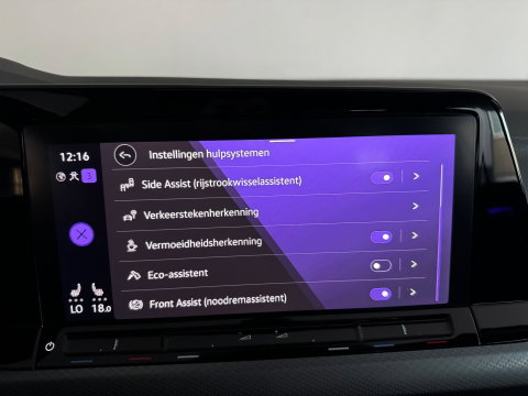 Volkswagen Golf 1.0 eTSI Life Pano|ACC|Lane|Sfeer|Stoelverwarming|Stuurverwarming