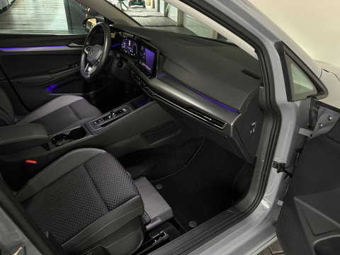Volkswagen Golf 1.0 eTSI Life Pano|ACC|Lane|Sfeer|Stoelverwarming|Stuurverwarming
