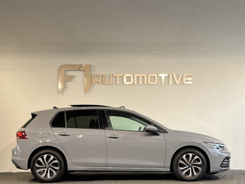 Volkswagen Golf 1.0 eTSI Life Pano|ACC|Lane|Sfeer|Stoelverwarming|Stuurverwarming