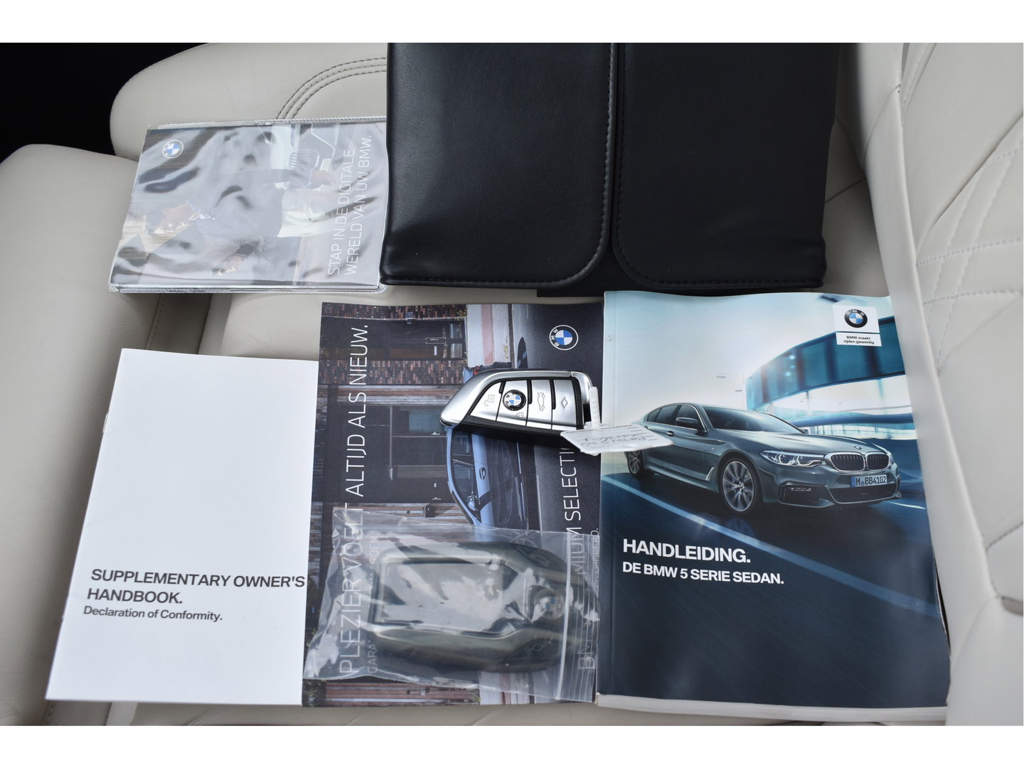 BMW 5 Serie 530i High Executive Edition Luxury 252 pk | NL-Auto | Open dak | Harman/Kardon | Stoelmassage & memory | 360 gr.camera | Carplay | Full LED | Historie