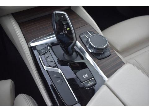 BMW 5 Serie 530i High Executive Edition Luxury 252 pk | NL-Auto | Open dak | Harman/Kardon | Stoelmassage & memory | 360 gr.camera | Carplay | Full LED | Historie