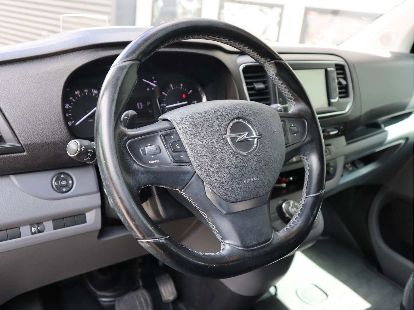 Opel Vivaro 2.0 CDTI 123 pk L1 - Innovation - Vol Opties + Imperiaal