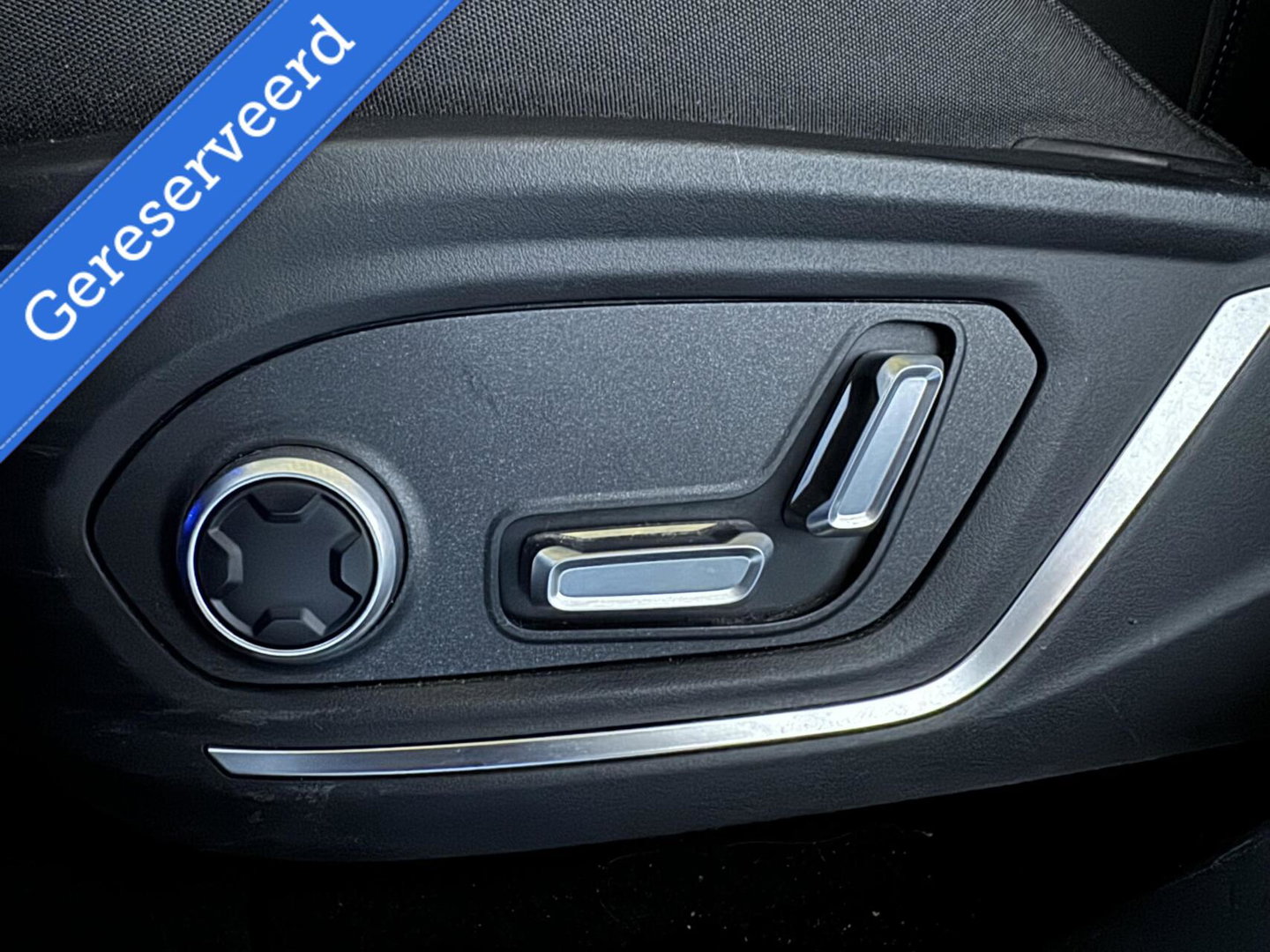 Lynk & Co 01 1.5 Plug-in Black Edition Pano Sfeer. CarPlay 360° Trekh.