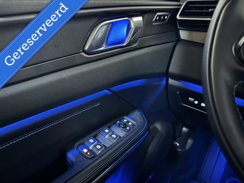 Lynk & Co 01 1.5 Plug-in Black Edition Pano Sfeer. CarPlay 360° Trekh.