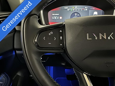 Lynk & Co 01 1.5 Plug-in Black Edition Pano Sfeer. CarPlay 360° Trekh.
