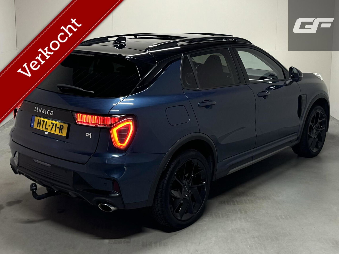 Lynk & Co 01 1.5 Plug-in Black Edition Pano Sfeer. CarPlay 360° Trekh.
