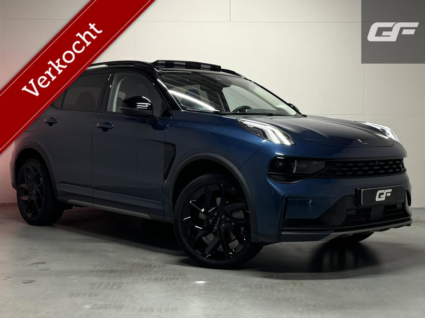 Lynk & Co 01 1.5 Plug-in Black Edition Pano Sfeer. CarPlay 360° Trekh.