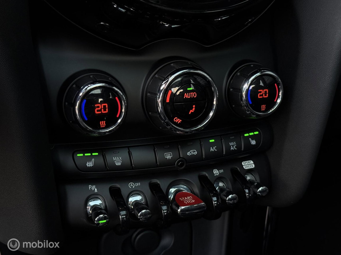 MINI 3-Deurs 2.0 John Cooper Works Chili | Pano | Leder | HUD | 231 PK